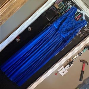 David’s bridal sleeveless lace gown